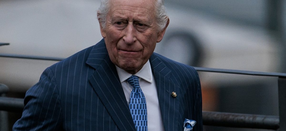 king-charles’s-courtiers-are-fuming-about-prince-harry’s-appearance-in-london