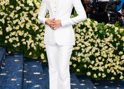 zendaya-wore-a-crisp-white-louis-vuitton-suit-to-the-2025-met-gala