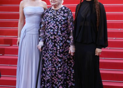 cannes:-scarlett-johansson-wore-an-impeccable-prada-at-the-‘eleanor’-premiere