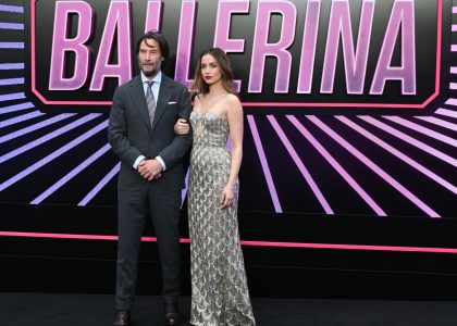 ana-de-armas-wore-lv-&-posed-with-keanu-reeves-at-the-uk-‘ballerina’-premiere