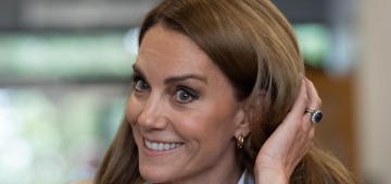 carole-middleton-&-roger-federer-are-sitting-(separately)-in-wimbledon’s-royal-box