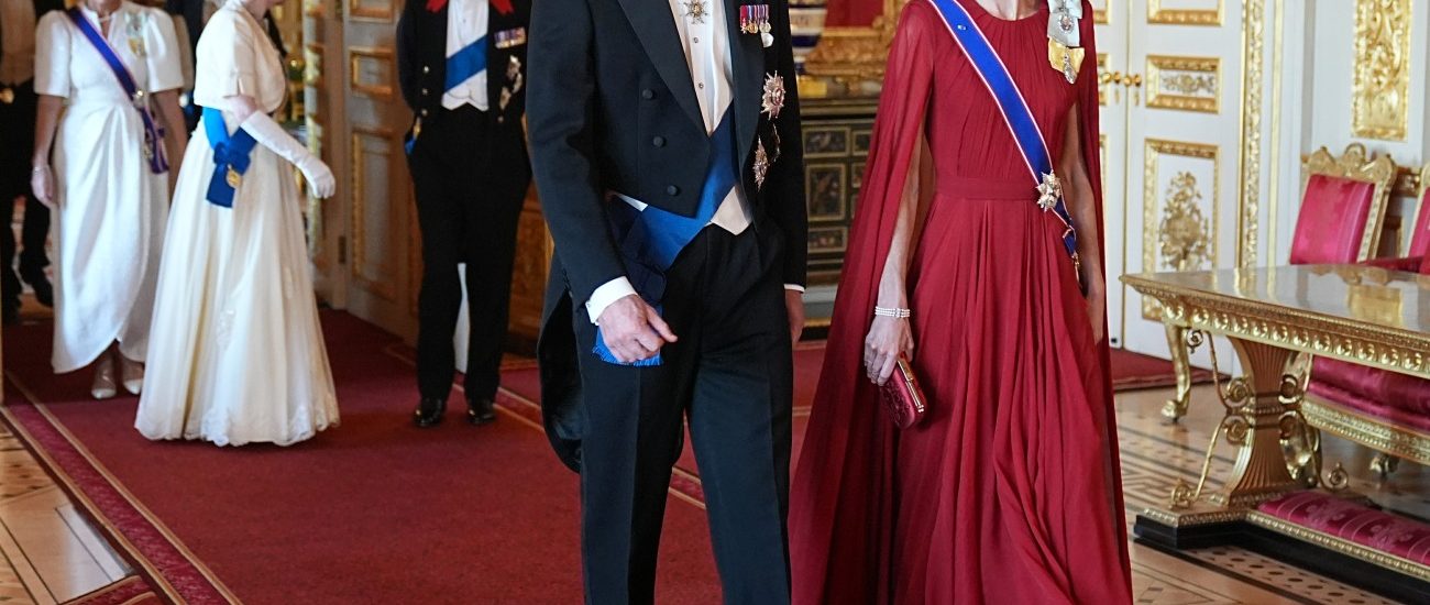 princess-kate-wore-red-givenchy-for-the-french-state-dinner-at-windsor-castle
