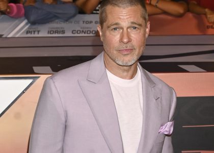 brad-pitt-‘demands’-angelina-jolie’s-private-messages-to-the-stoli-group