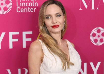 angelina-jolie-has-no-plans-to-write-a-memoir:-‘there-is-no-way-she-would-do-this’