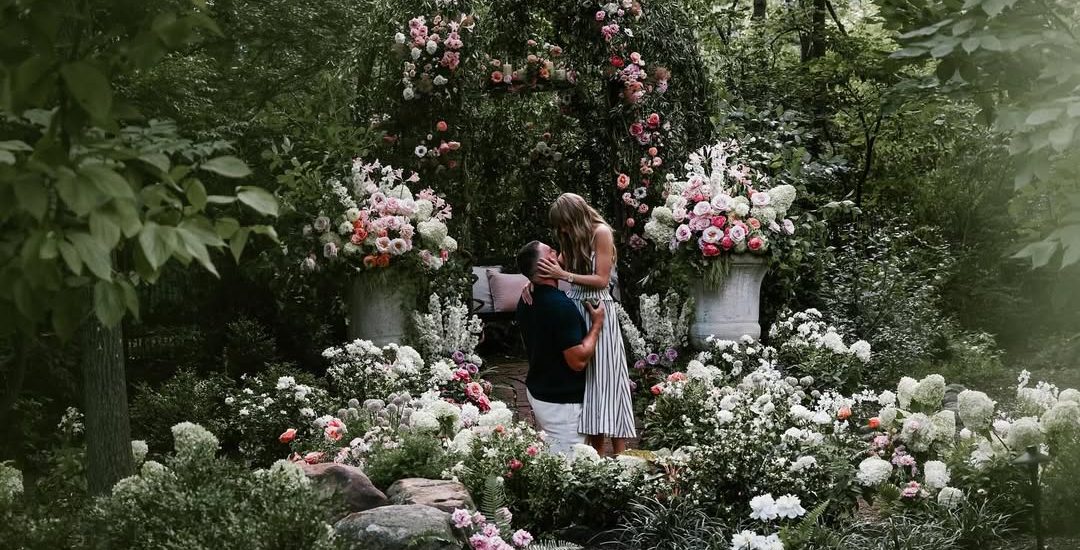 travis-kelce’s-dad-reveals-that-travis-proposed-to-taylor-swift-two-weeks-ago