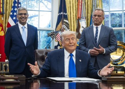 the-cdc’s-senior-staff-are-resigning-in-protest-of-rfk-jr-&-an-‘authoritarian-leader’