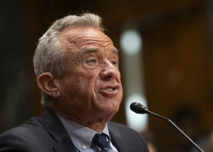 rfk-jr.-plans-to-link-autism-with-pregnant-women’s-use-of-tylenol