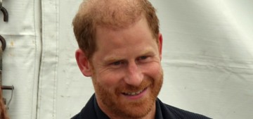 miley-cyrus-says-gardening-helps-her-sobriety,-is-‘part-of-a-practice’-like-yoga