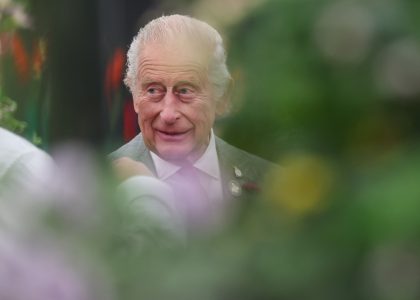king-charles-is-‘saddened-&-disappointed’-by-harry-calling-out-palace-saboteurs