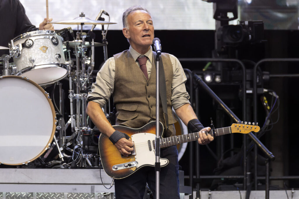 bruce-springsteen:-trump-is-who-the-25th-amendment-and-impeachment-were-for