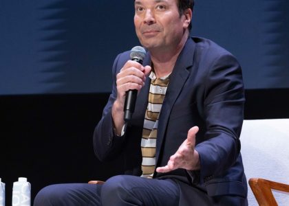 jimmy-fallon:-the-tonight-show-has-‘never-really-been-that-political,-we-hit-both-sides’