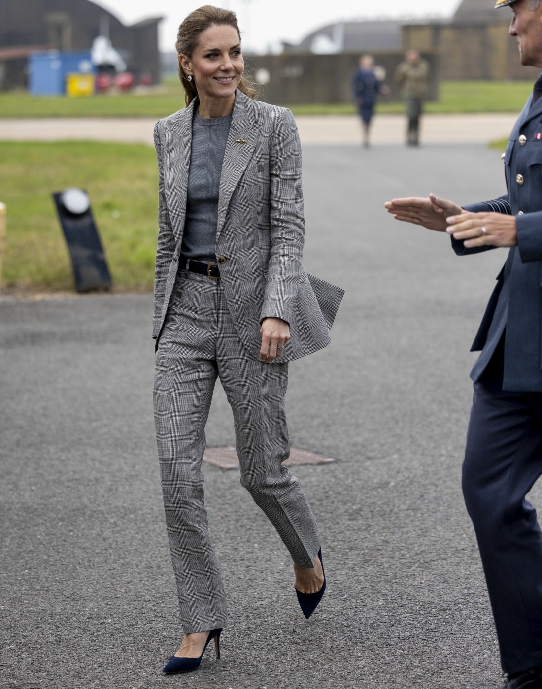 did-princess-kate-wear-a-grey-suit-on-purpose,-as-a-reference-to-prince-harry?
