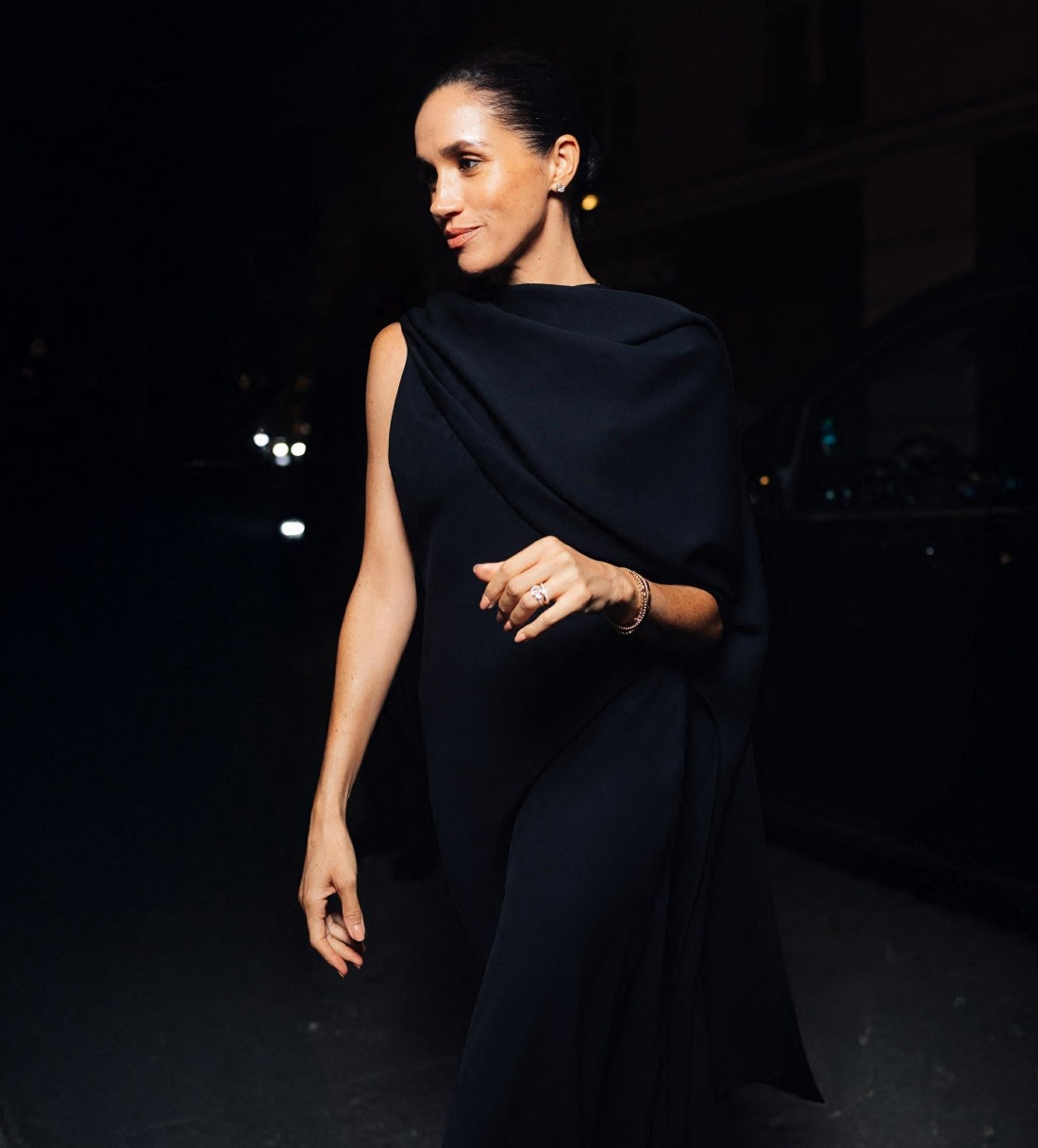 royalist:-duchess-meghan’s-paris-visit-indicates-a-willingness-to-return-to-the-uk!
