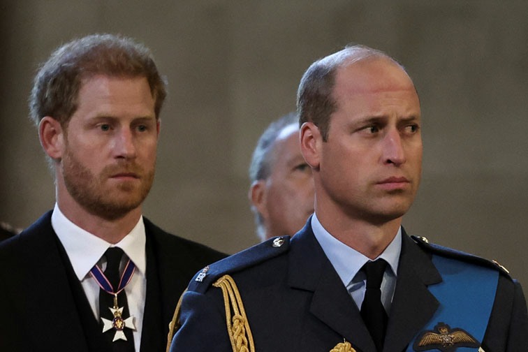 hello:-‘is-prince-william-missing-his-chance-to-heal-the-monarchy?’
